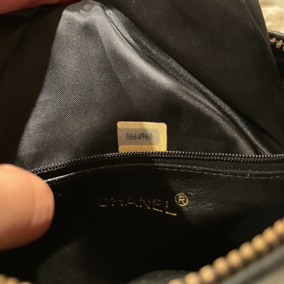 CHANEL crossbody camera bag - converts to shoulder bag - Picture 14 of 15